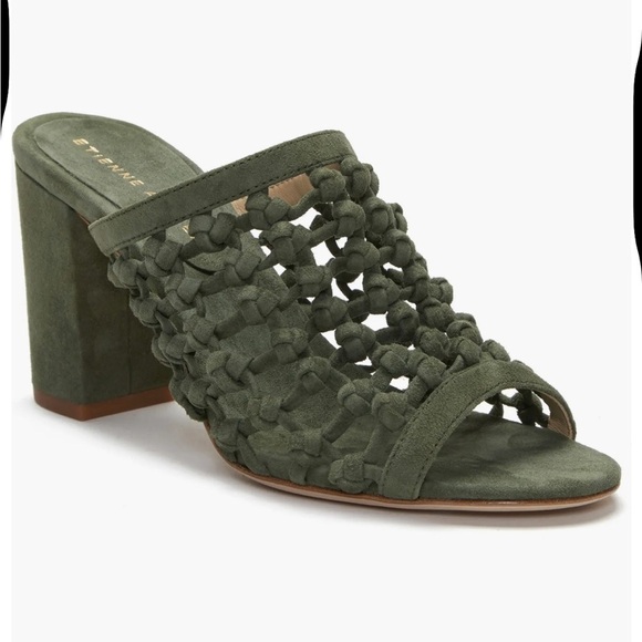 NWT Etienne Aigner Shoes Etienne Aigner Lanai Sandal in Fatigue Green Leather